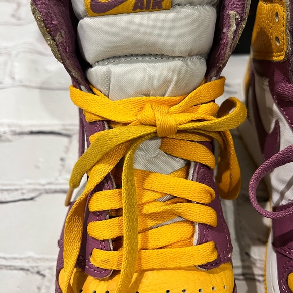 Jordan 1 Retro High OG - Picture 9 of 12